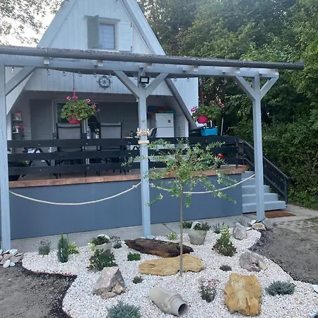 펜션 Icuka Vendeghaza *