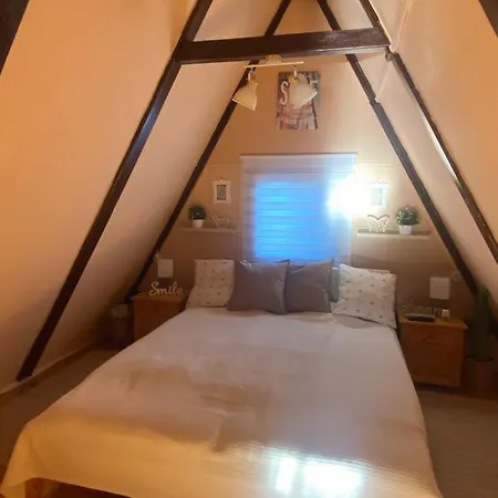 Icuka Vendeghaza 펜션 Kiskunlacháza